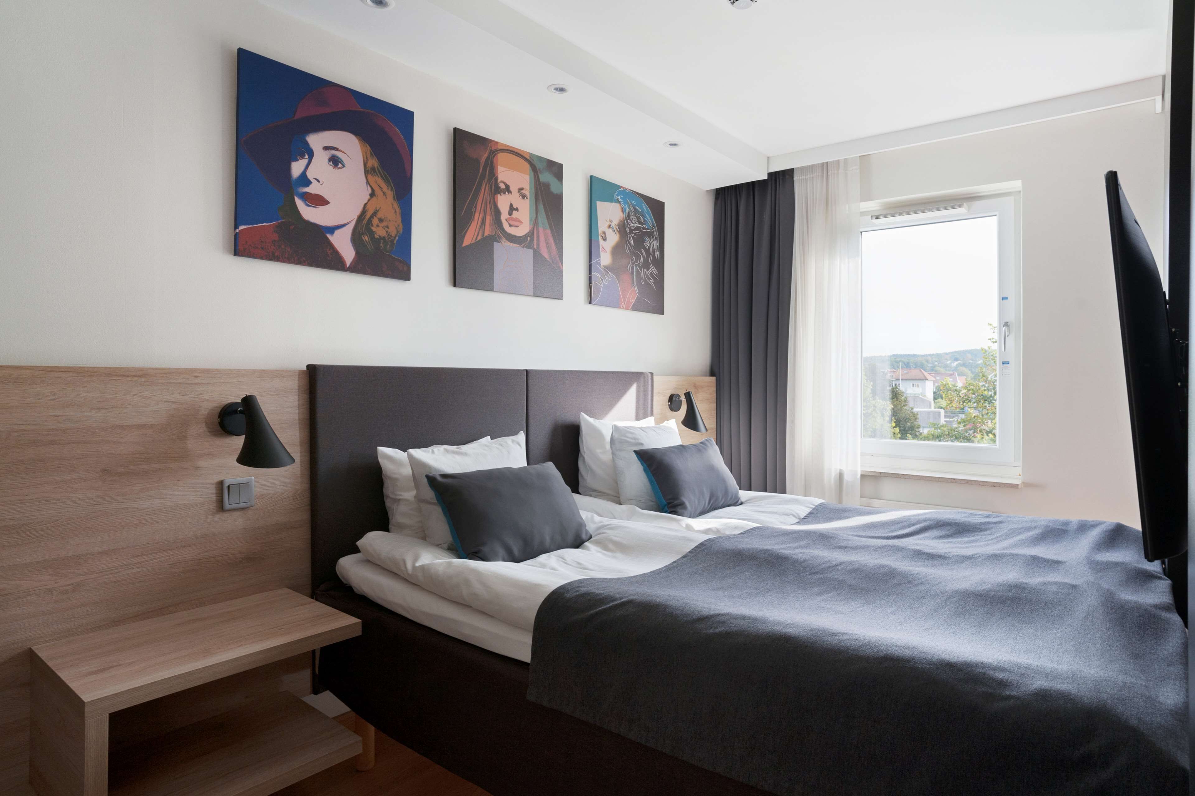 Family Room, 1 King Bed, Non Smoking (with Sofabed) | Blackout drapes, iron/ironing board, free WiFi, bed sheets