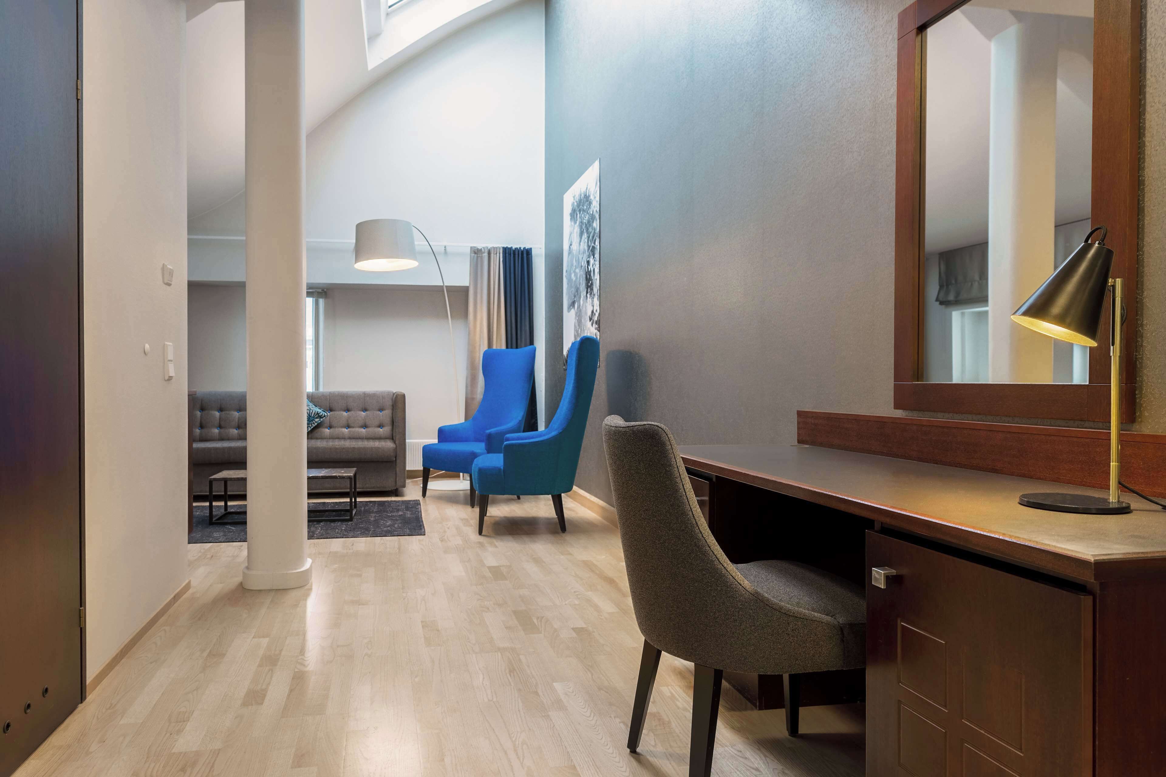 junior suite | in-room safe, desk, free cots/infant beds, rollaway beds