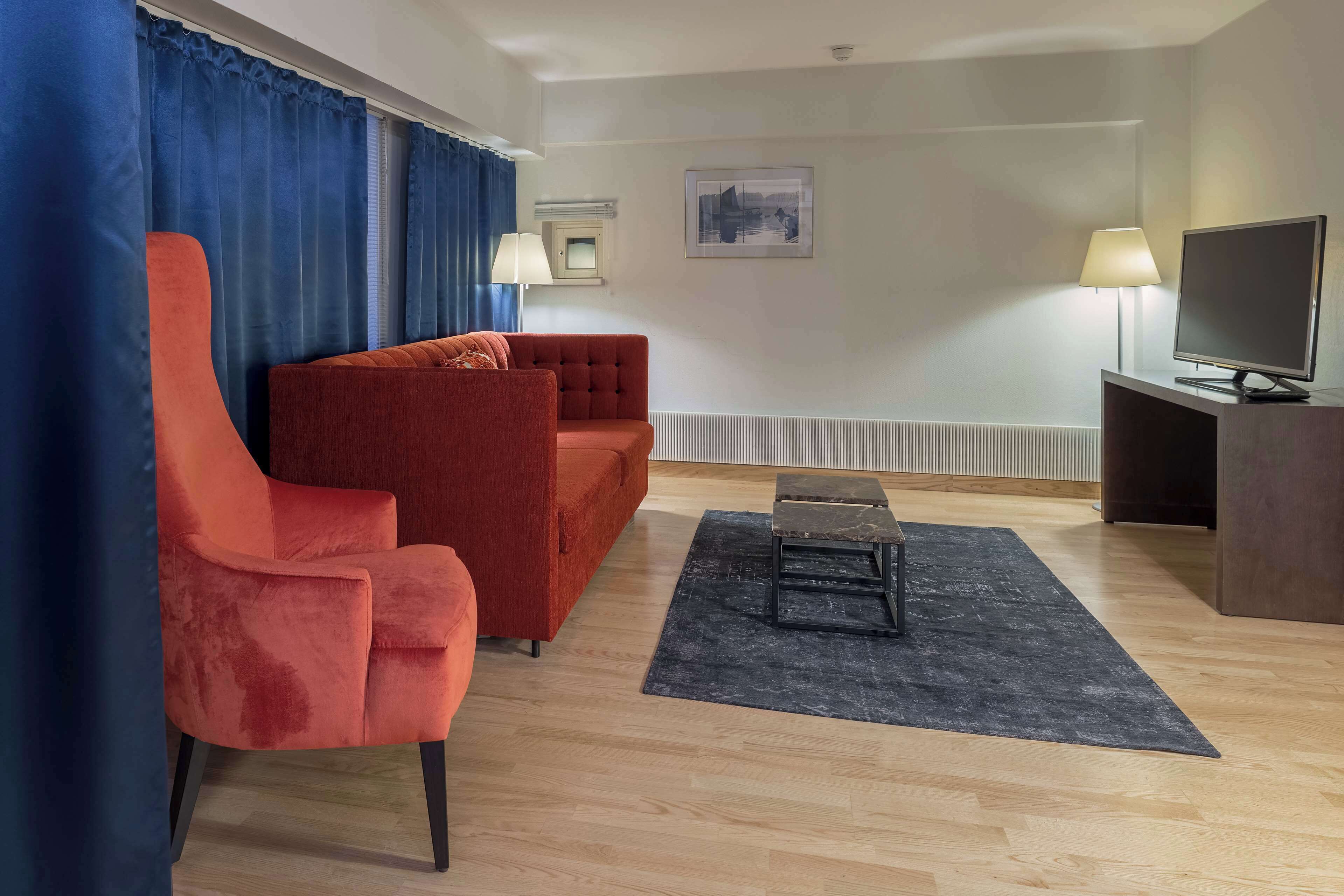 presidential suite | in-room safe, desk, free cots/infant beds, rollaway beds