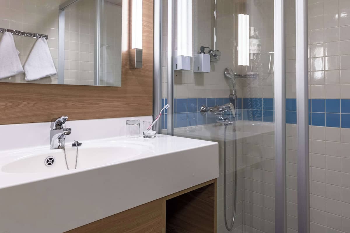 In-room safe, desk, iron/ironing board, free cots/infant beds