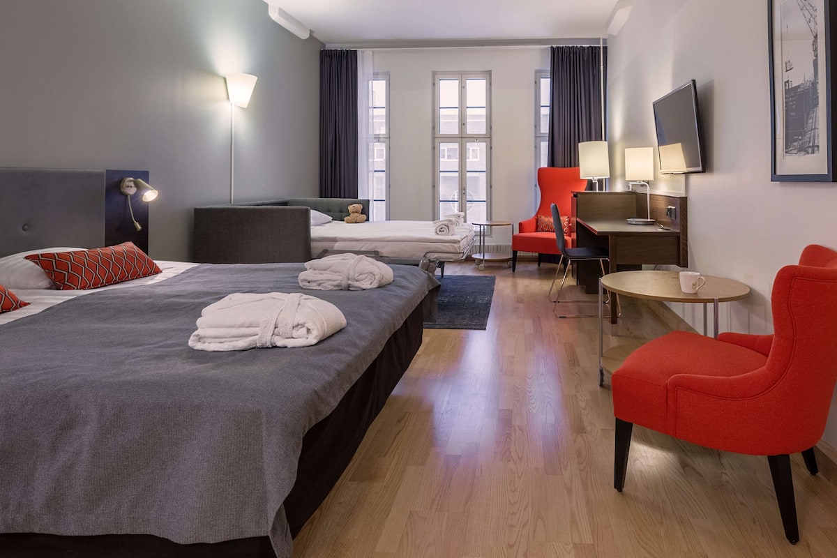 In-room safe, desk, iron/ironing board, free cots/infant beds