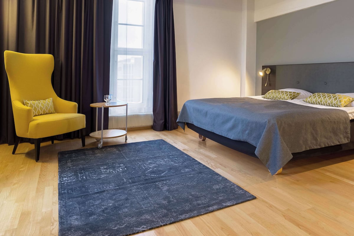 In-room safe, desk, iron/ironing board, free cots/infant beds