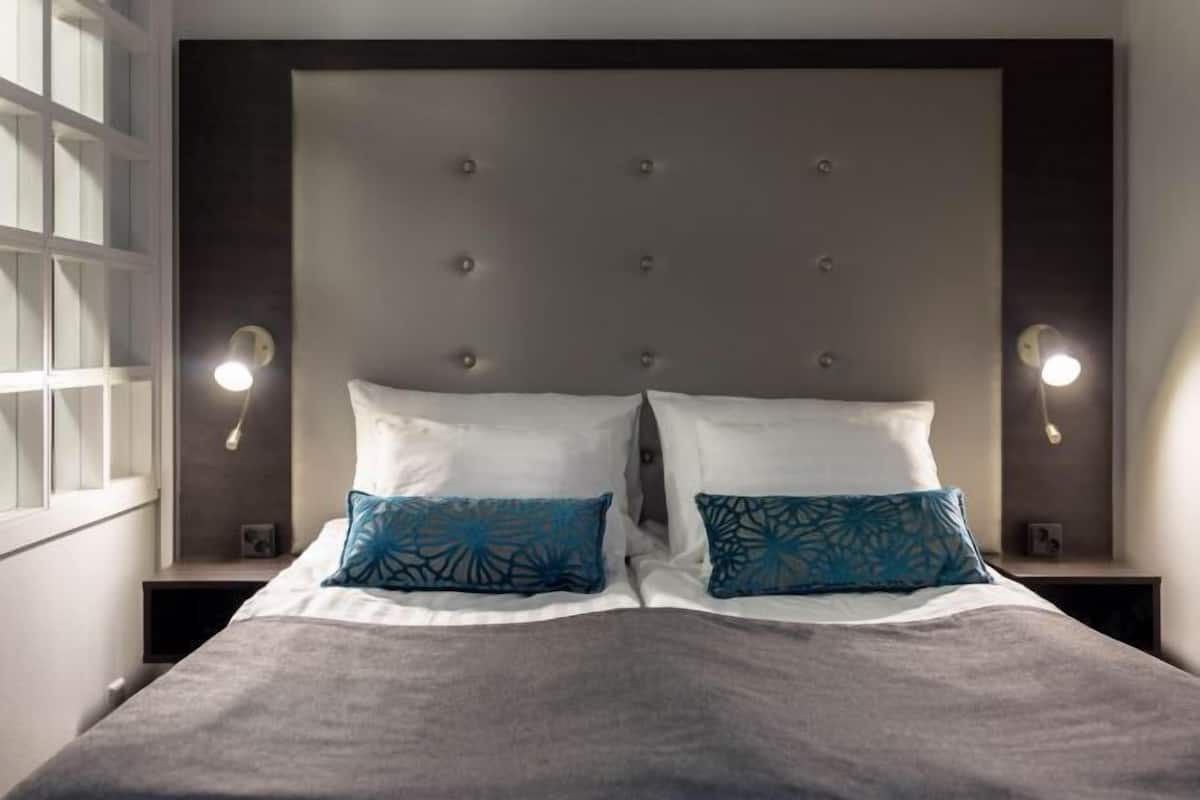 In-room safe, desk, free cribs/infant beds, rollaway beds
