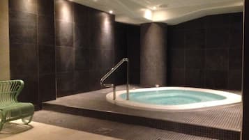 Bain à remous intérieur