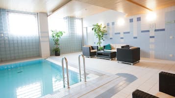 Indendørs pool