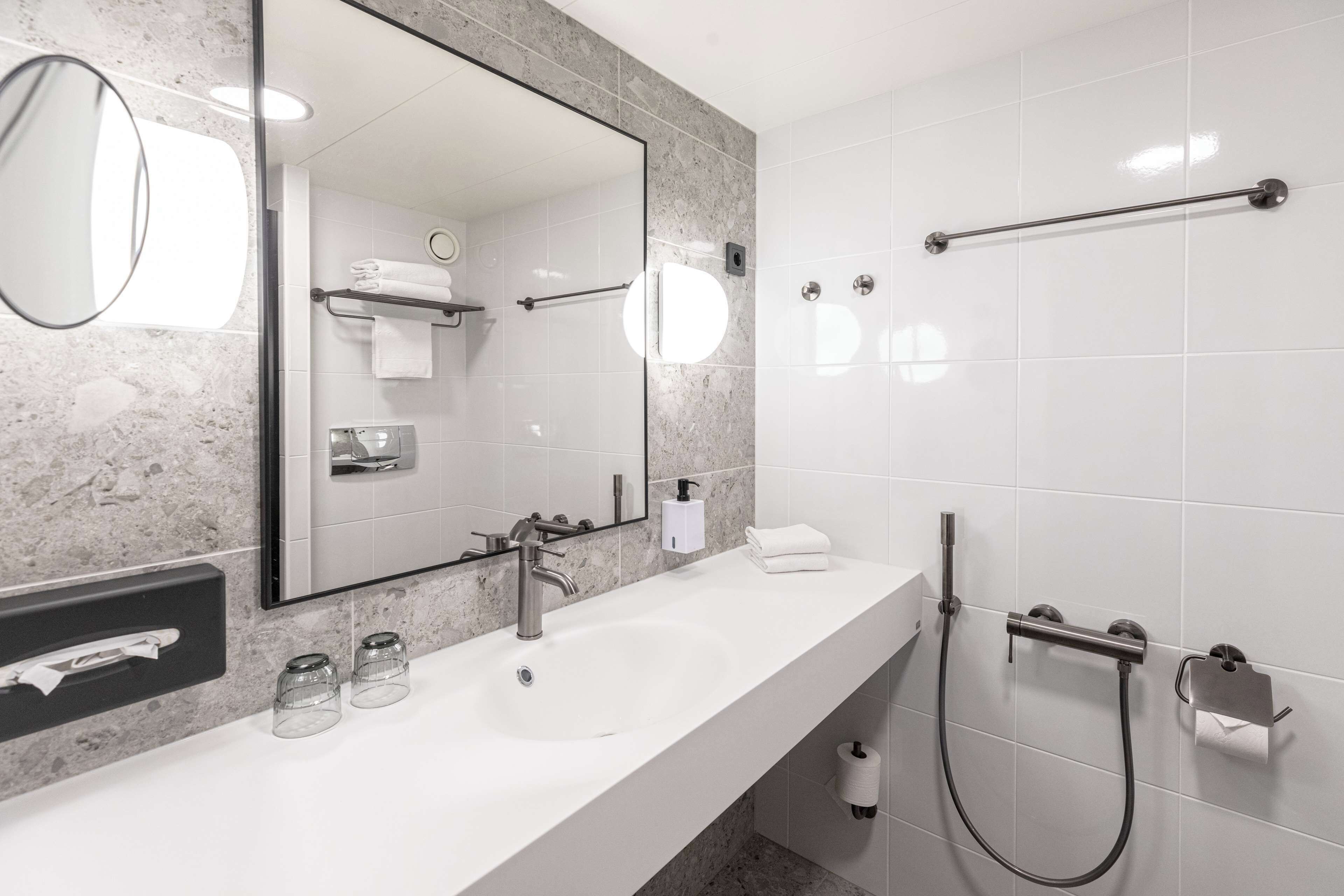 hypo-allergenic bedding, minibar, in-room safe, desk