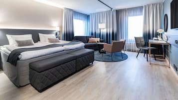 Superior Room, Sauna | Hypo-allergenic bedding, minibar, in-room safe, desk