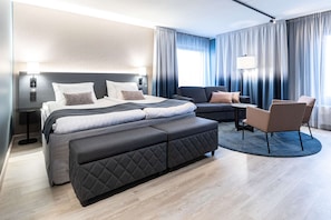 Superior Room, Sauna | Hypo-allergenic bedding, minibar, in-room safe, desk