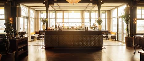 Bar (in der Unterkunft)
