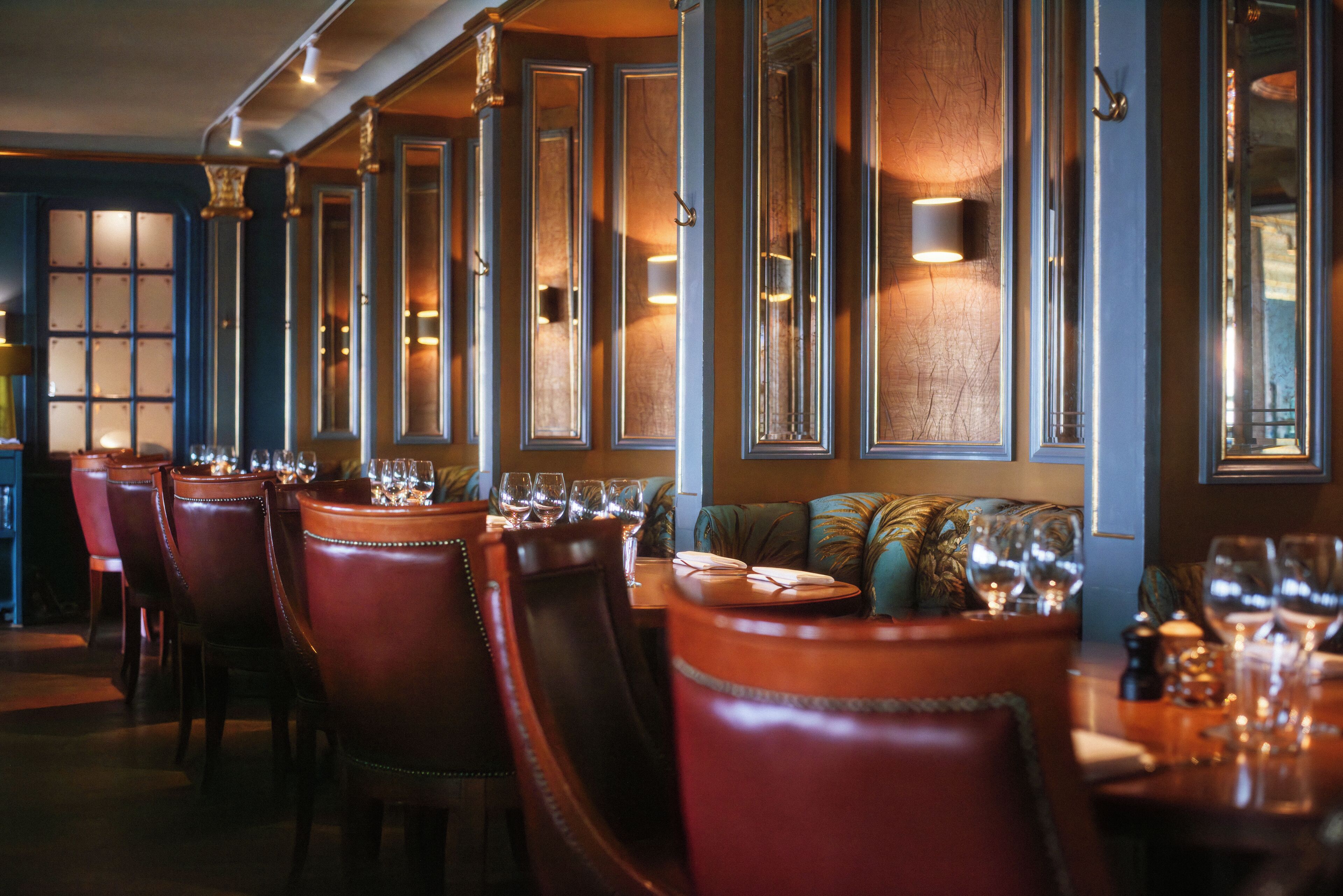 breakfast, lunch, dinner served; international cuisine