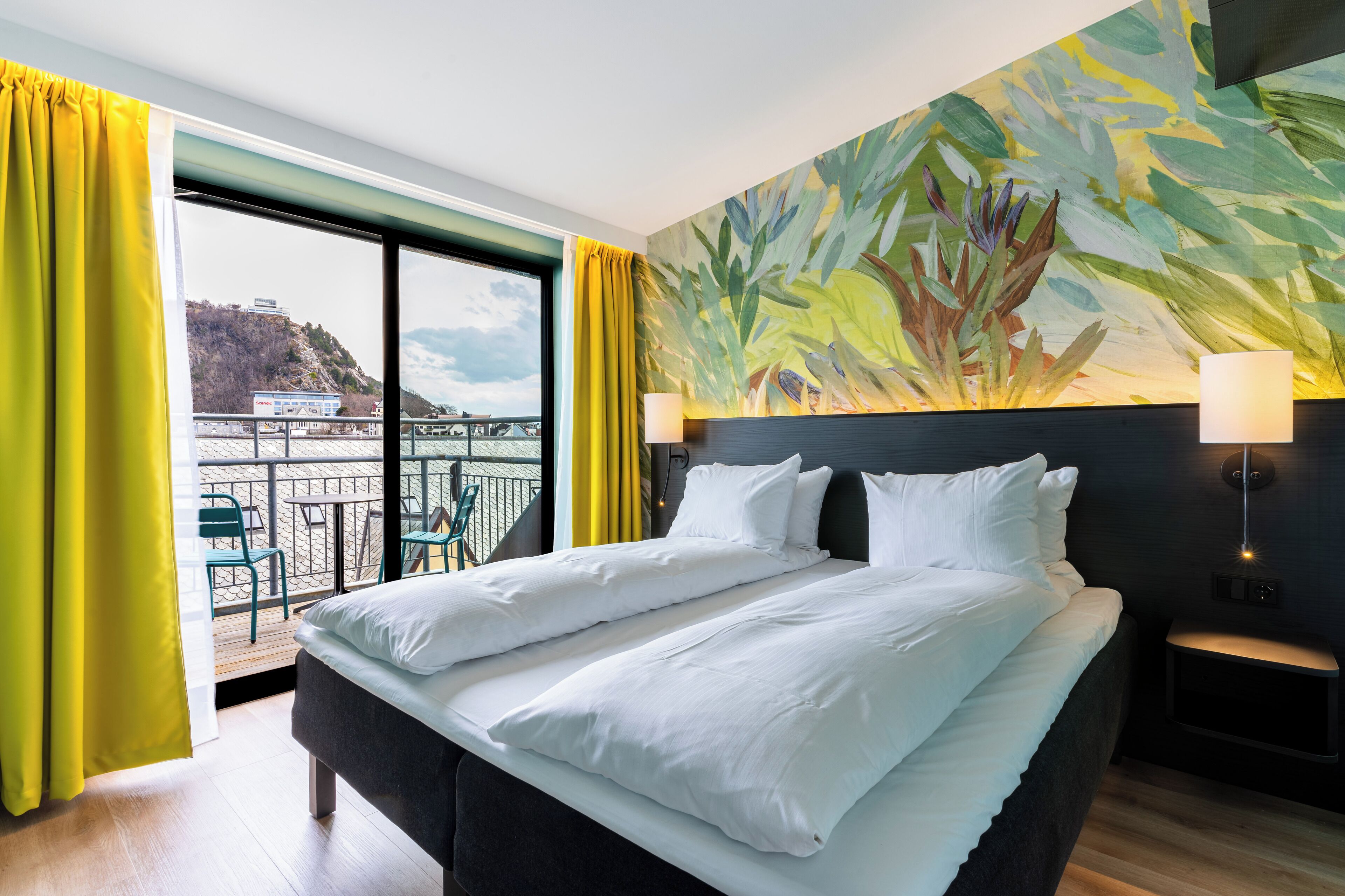 ห้องสวีท, ปลอดบุหรี่ | ตู้นิรภัยในห้องพัก, โต๊ะทำงาน, ผ้าม่านกันแสง, เตารีด/โต๊ะรีดผ้า