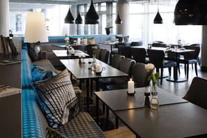 Daily buffet breakfast (DKK 189 per person)