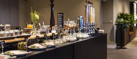 Daily buffet breakfast (DKK 189 per person)