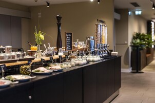 Desayuno buffet todos los días (con cargo)