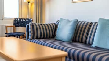 Junior Suite | Blackout drapes, soundproofing, free WiFi, bed sheets