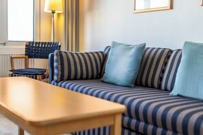 Junior Suite | Blackout drapes, soundproofing, free WiFi, bed sheets