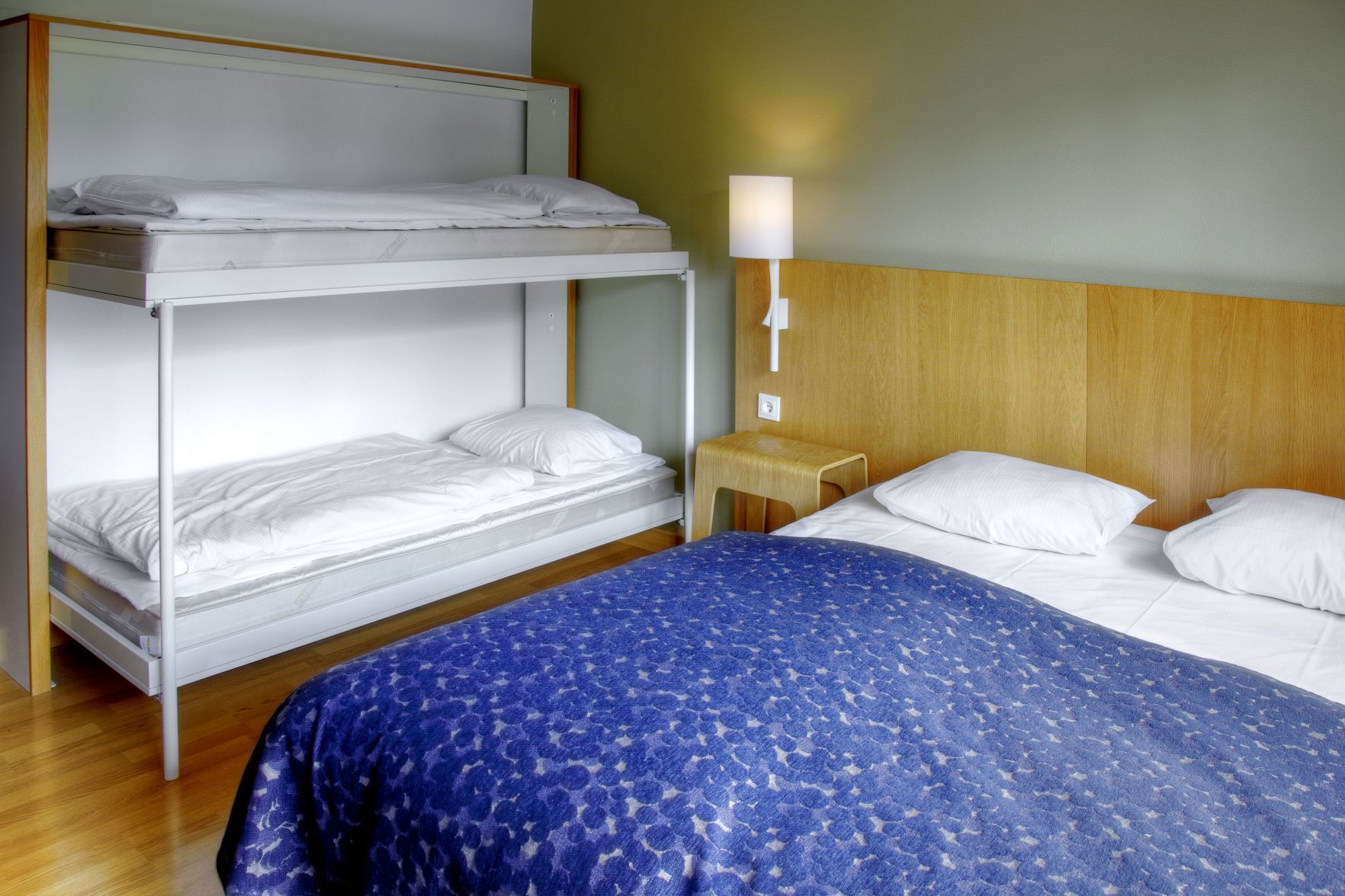 Blackout drapes, soundproofing, free WiFi, bed sheets