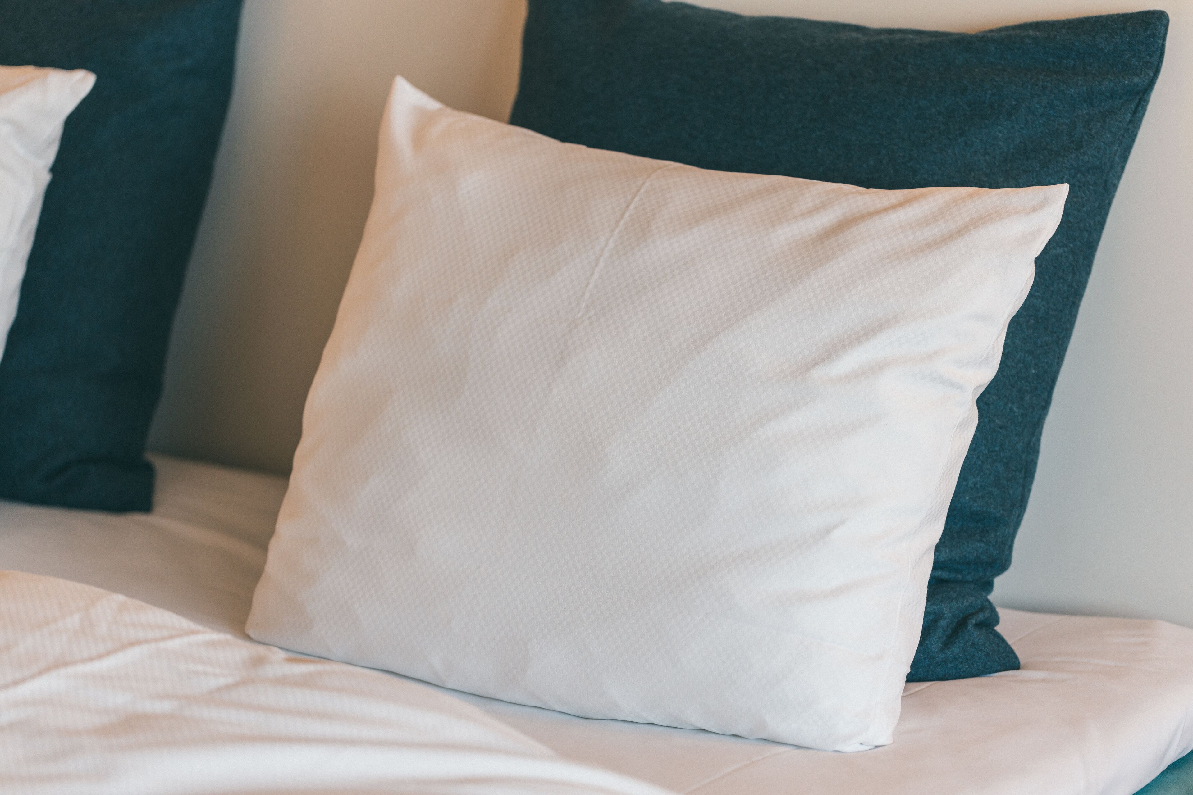 standard double room with extra bed max. 160 cm , 1 king bed, non smoking | hypo-allergenic bedding, desk, laptop workspace, iron/ironing board