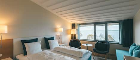 Superior Double Room, 1 King Bed, Non Smoking | 1 bedroom, hypo-allergenic bedding, desk, laptop workspace