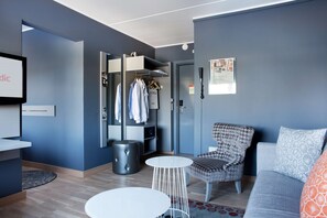 Junior Suite | Blackout drapes, iron/ironing board, free WiFi, bed sheets