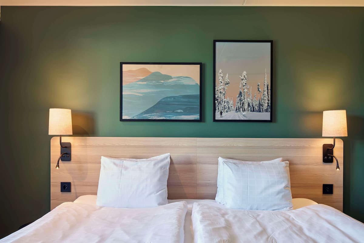 twin room | 1 bedroom, desk, laptop workspace, blackout curtains