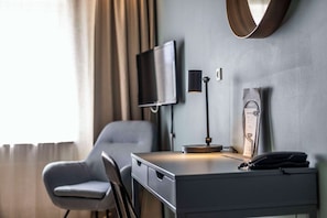 Iron/ironing board, travel crib, free WiFi, bed sheets