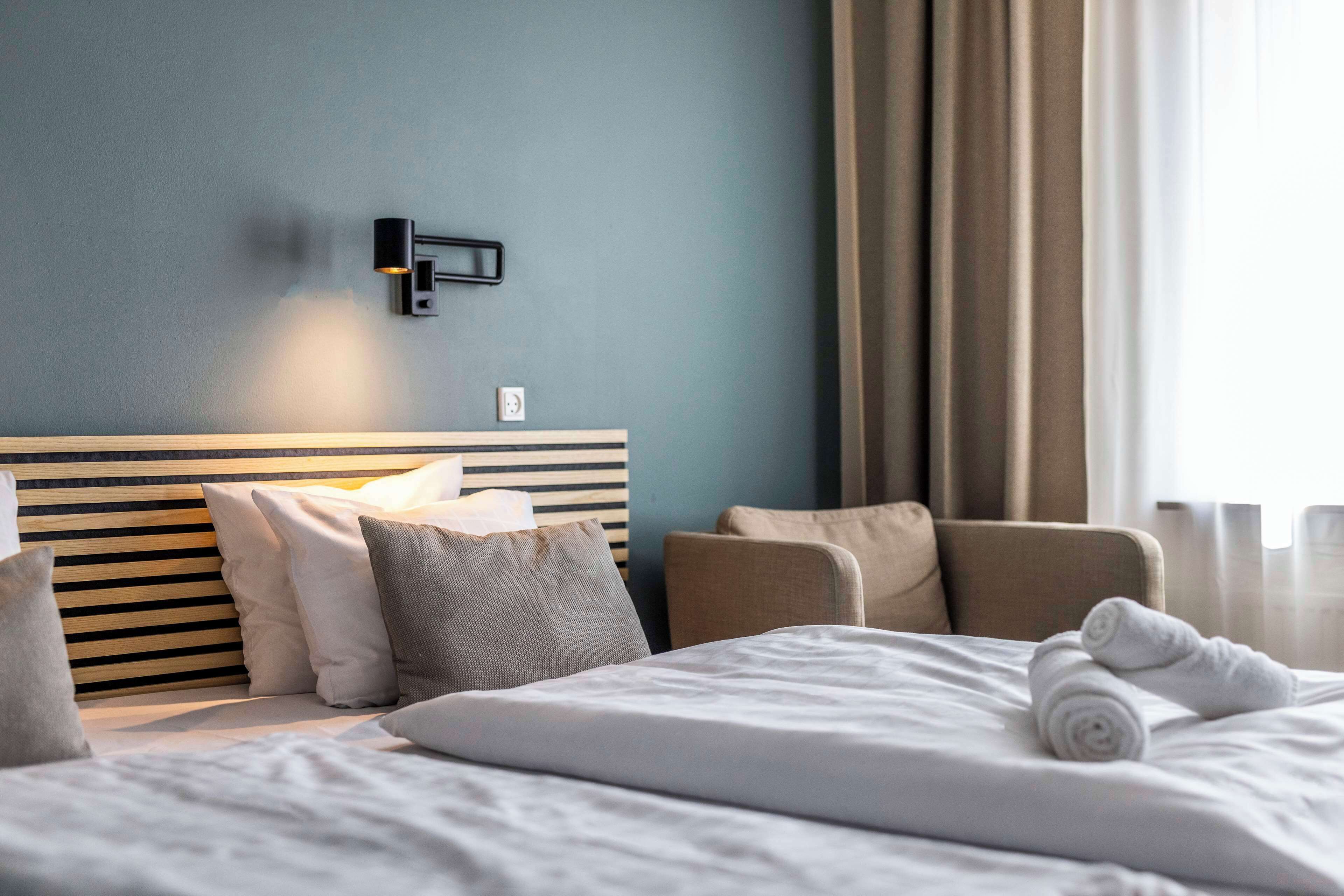 Iron/ironing board, travel crib, free WiFi, bed sheets