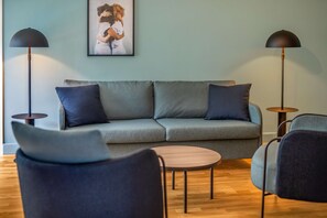 Suite (Master) | In-room safe, desk, laptop workspace, iron/ironing board - Scandic Silkeborg (Silkeborg)