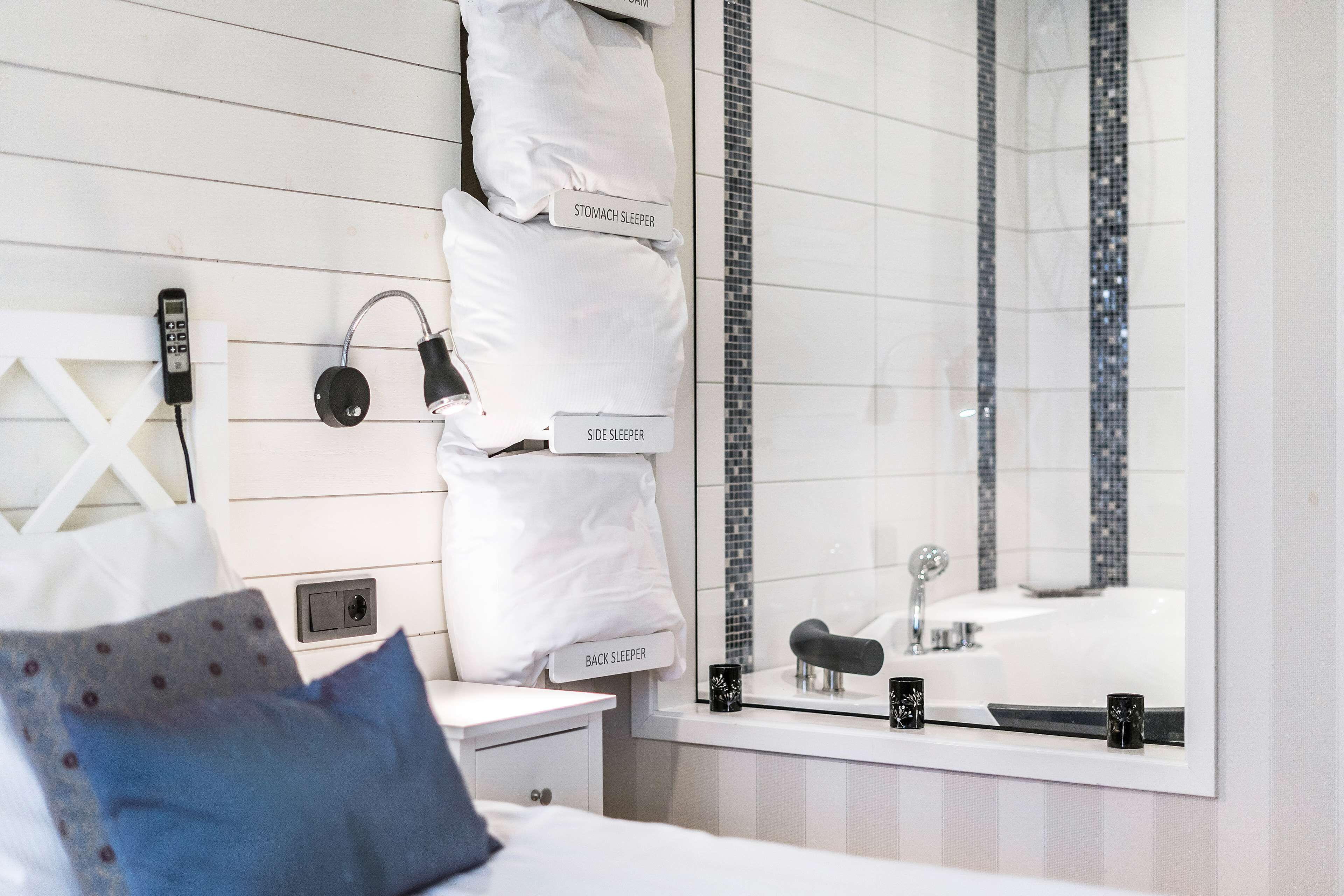 Suite - 1 kingsize-seng - ikke-ryger (with Sofabed) | Dundyner, individuelt design, skrivebord