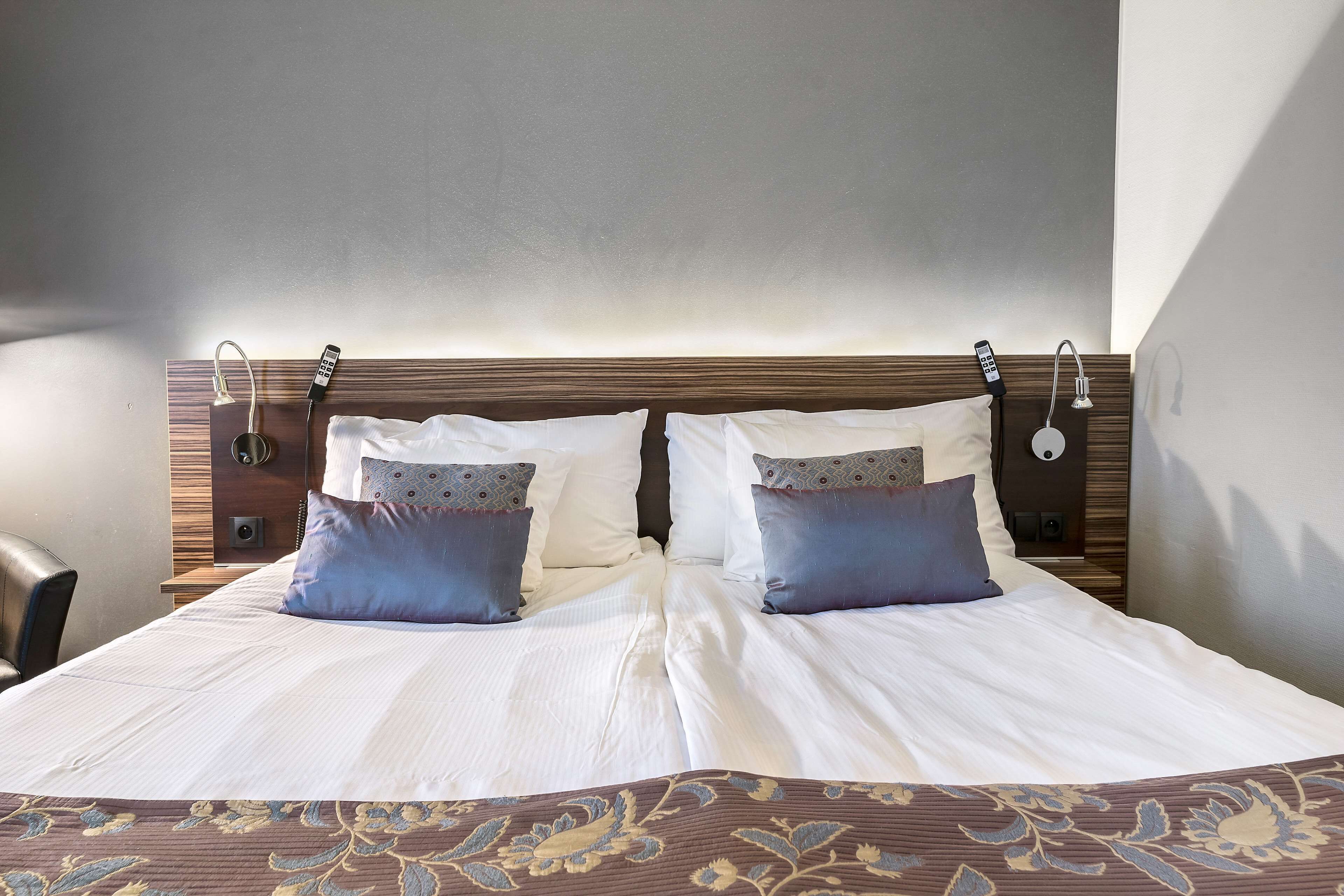 superior room, 1 double bed, non smoking | 1 bedroom, down duvets, individually decorated, desk