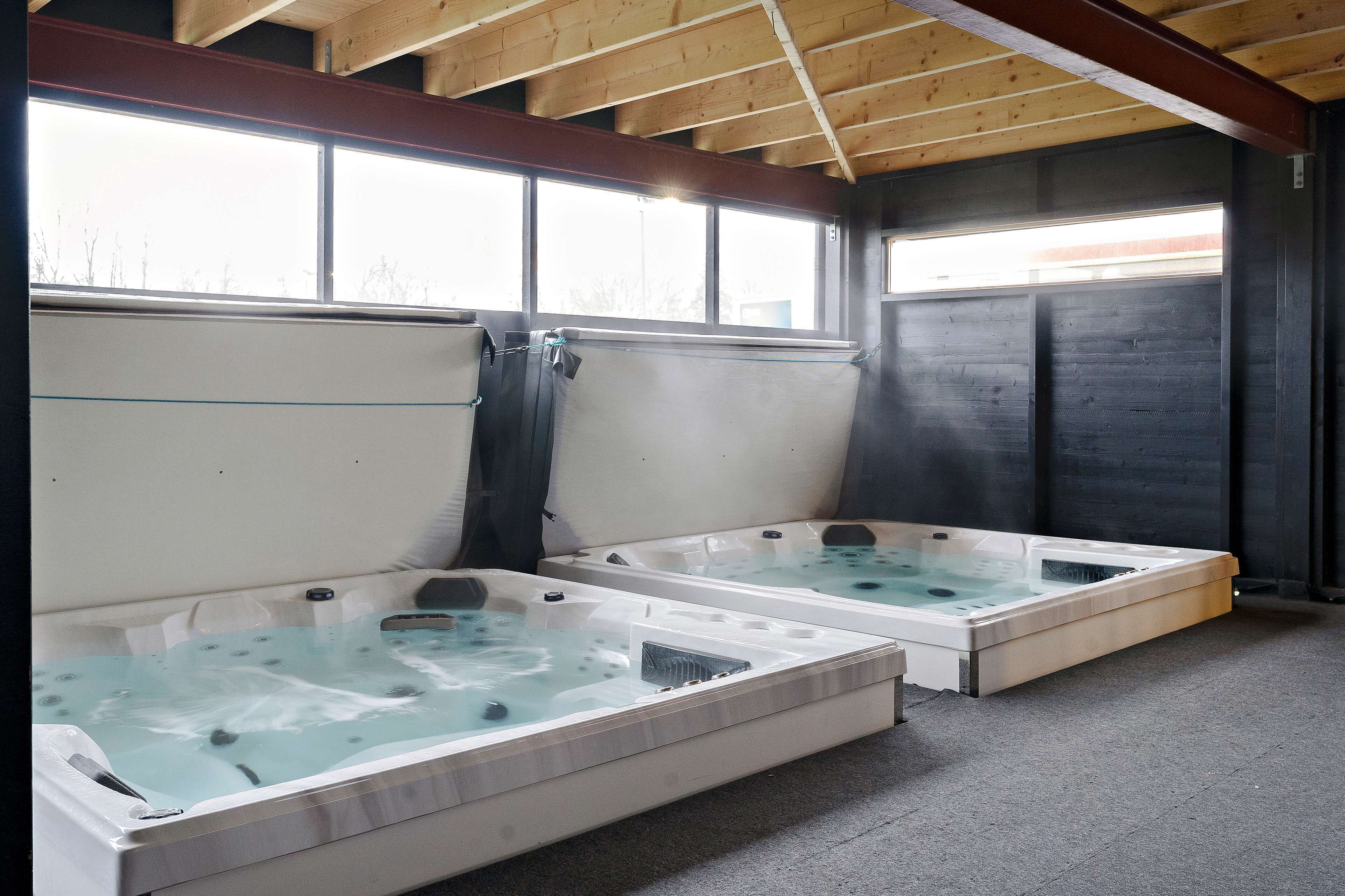 sauna, hot tub, steam room, body treatments, hot stone massages