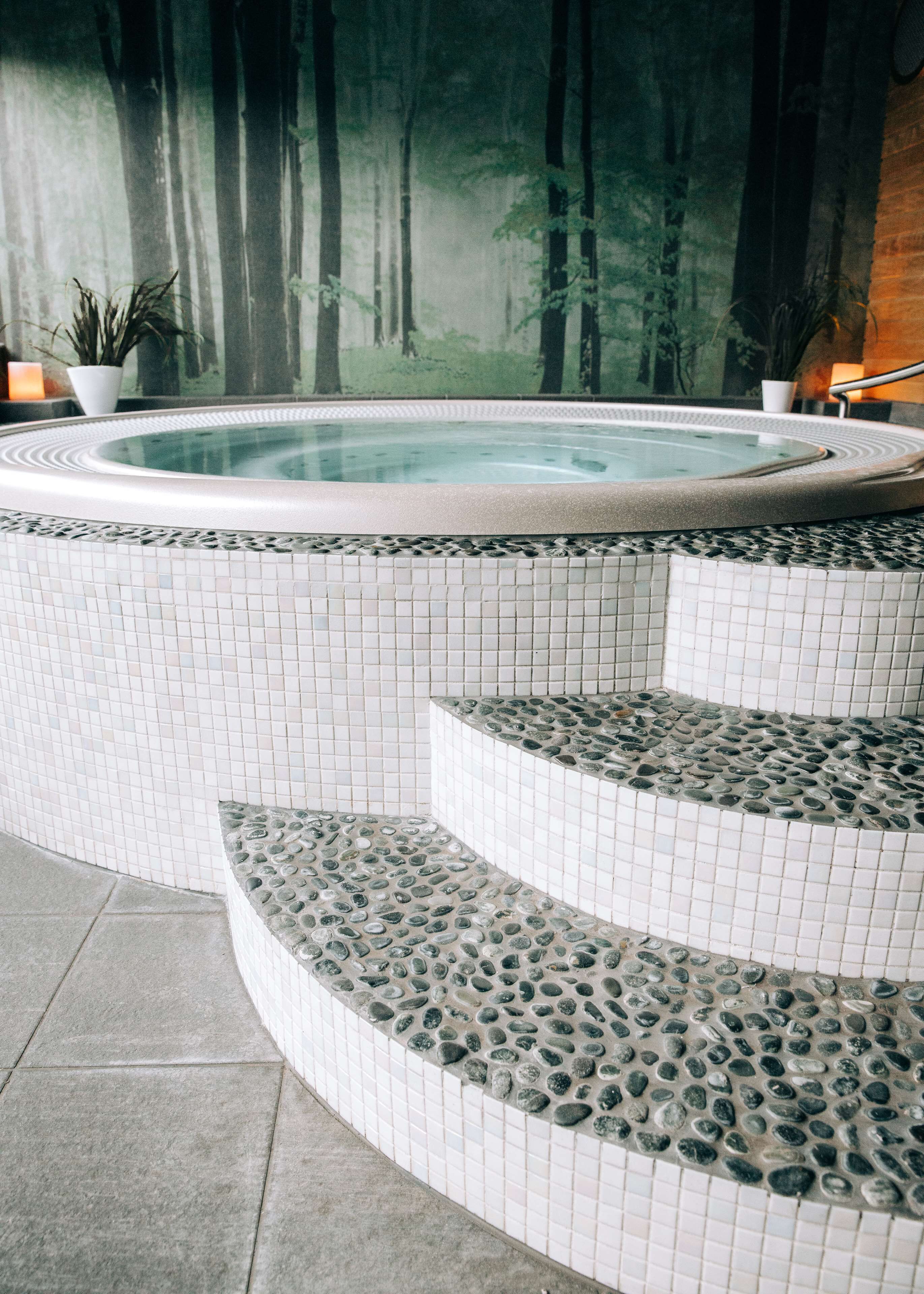 sauna, hot tub, steam room, body treatments, hot stone massages