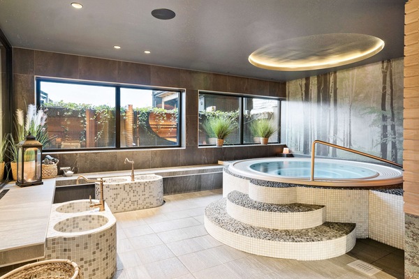 Sauna, hot tub, steam room, body treatments, hot stone massages