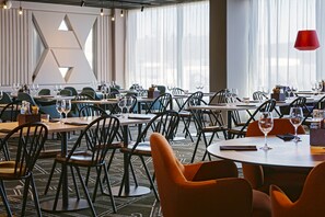 Desayuno buffet todos los días (con cargo) 