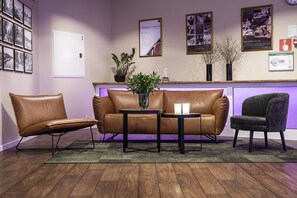 Tarjolla lounas ja illallinen