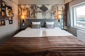 Superior tweepersoonskamer, 1 kingsize bed | Verduisterende gordijnen, een strijkplank/strijkijzer, gratis wifi