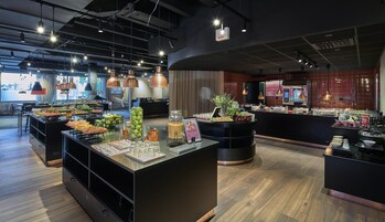 Desayuno buffet diario (SEK 179 por persona)