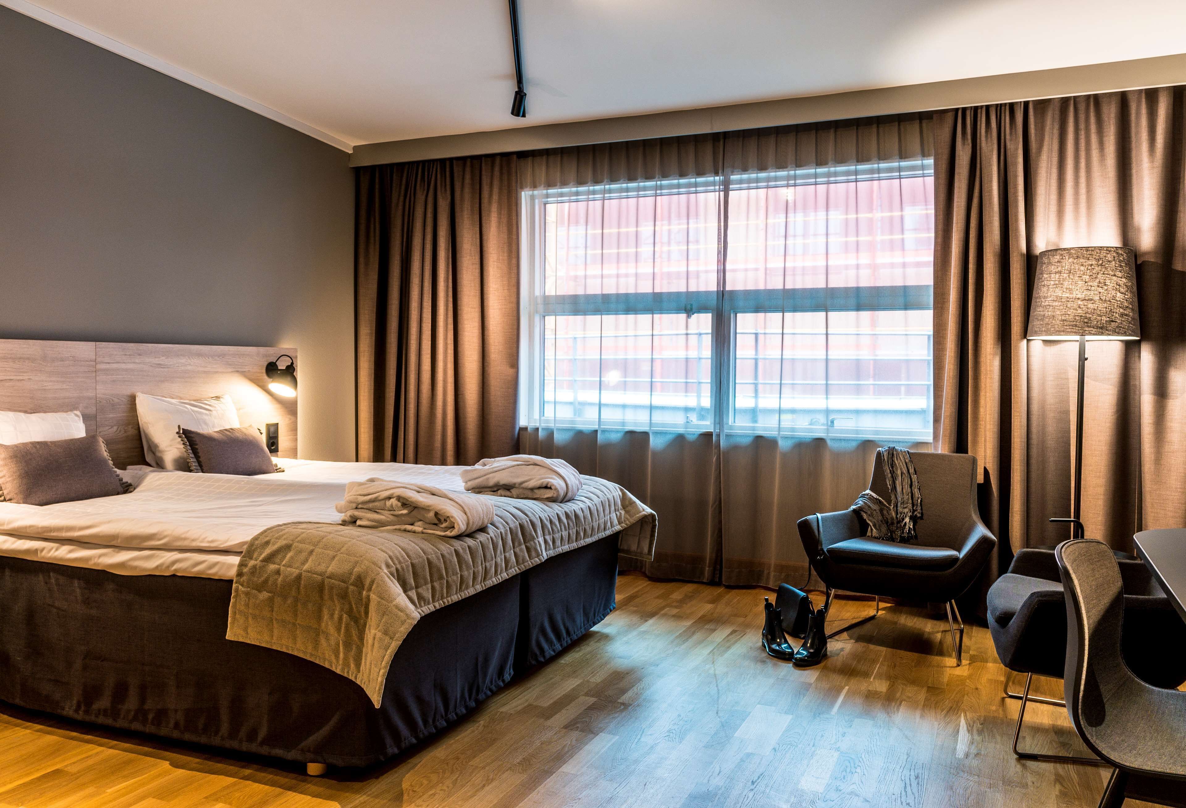 superior twin room | desk, soundproofing, iron/ironing board, free cots/infant beds