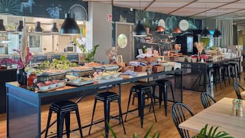 Frukostbuffé varje dag (SEK 179 per person)