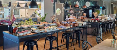 Daily buffet breakfast (SEK 179 per person)