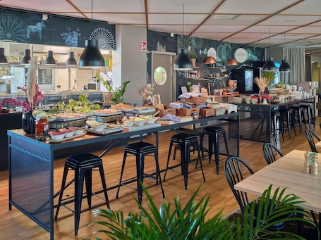 Daily buffet breakfast (SEK 179 per person)