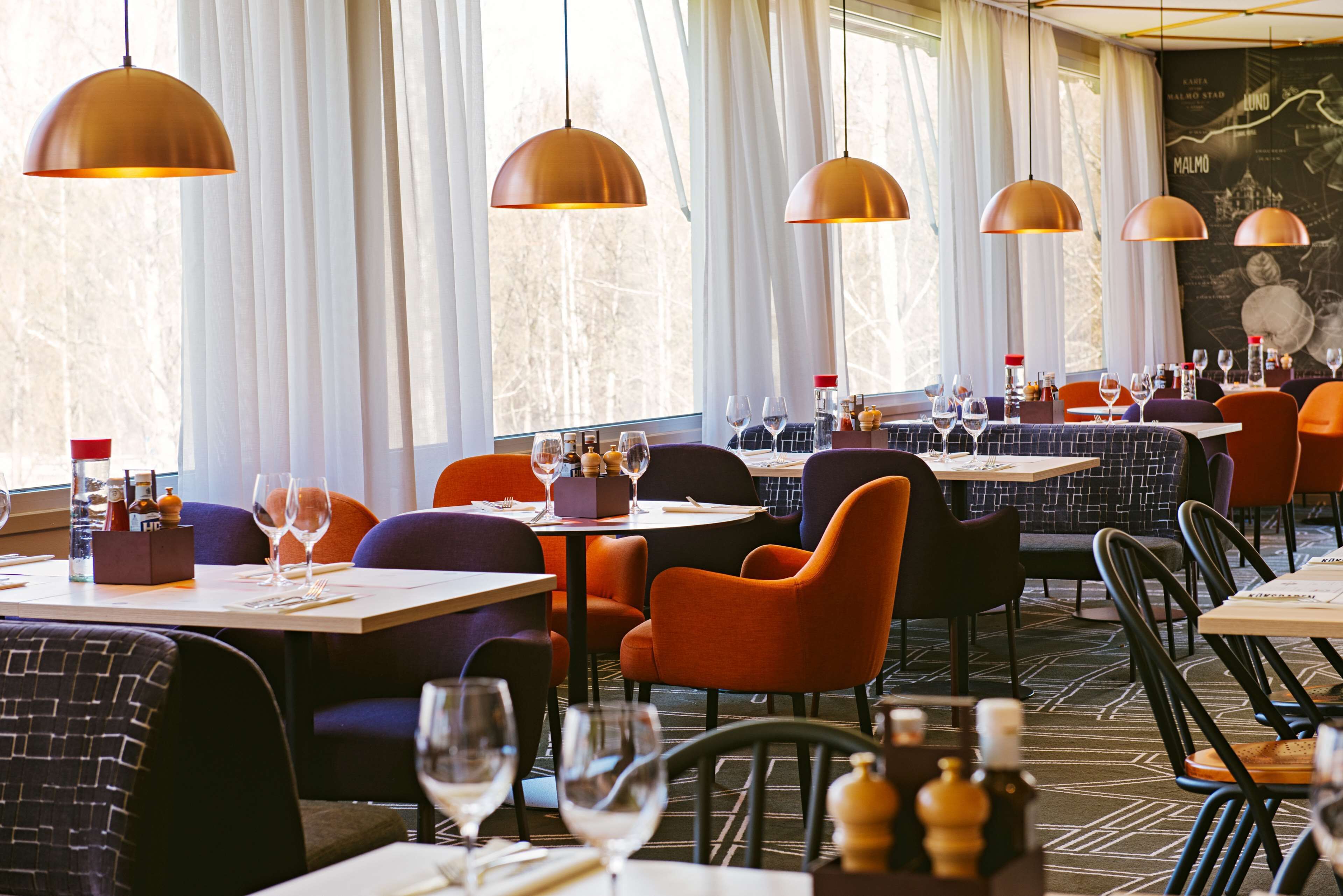 Breakfast and dinner served