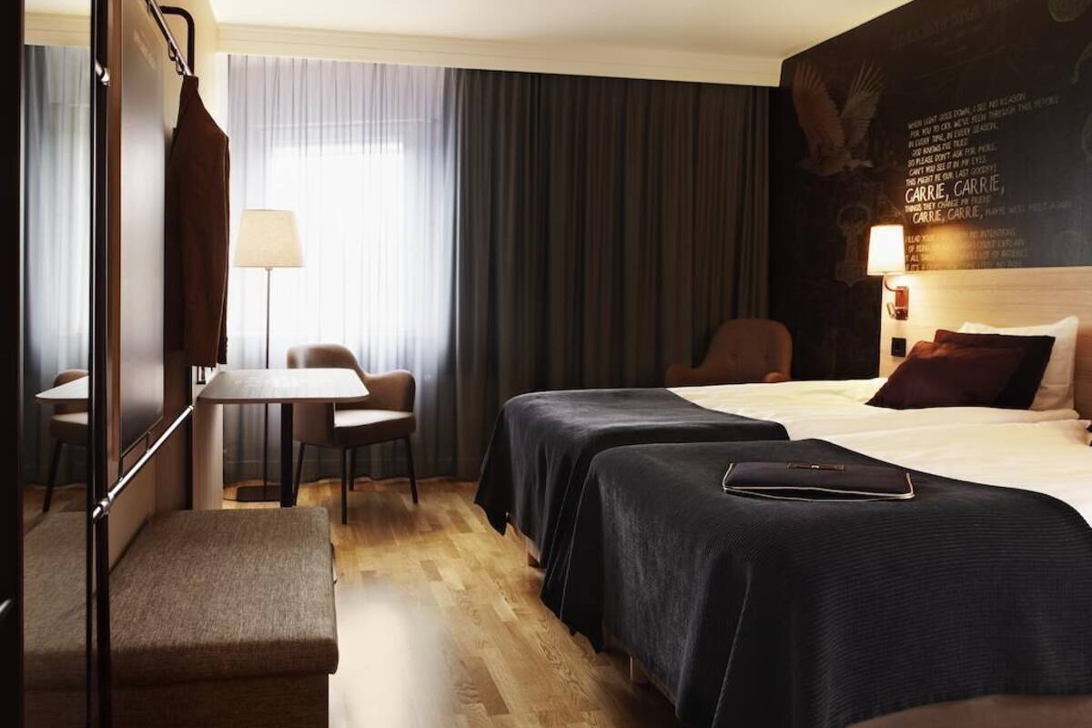 Desk, cribs (free), rollaway beds (surcharge), WiFi (free)