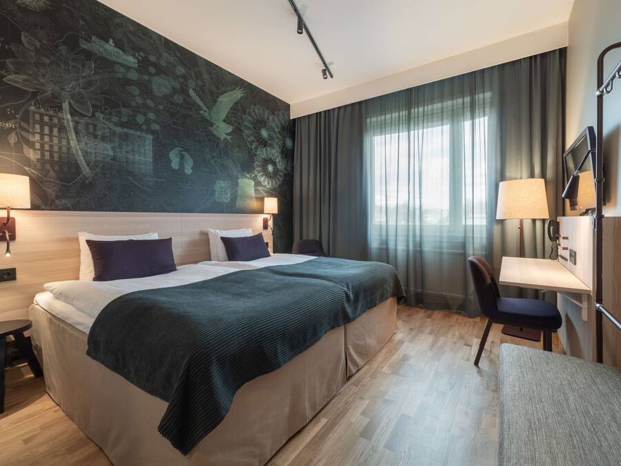 Standard Twin Room | Desk, blackout drapes, iron/ironing board, free cribs/infant beds