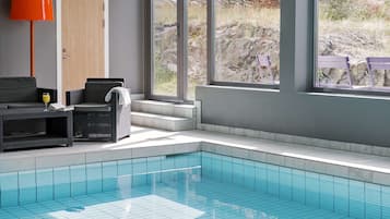 Indendørs pool