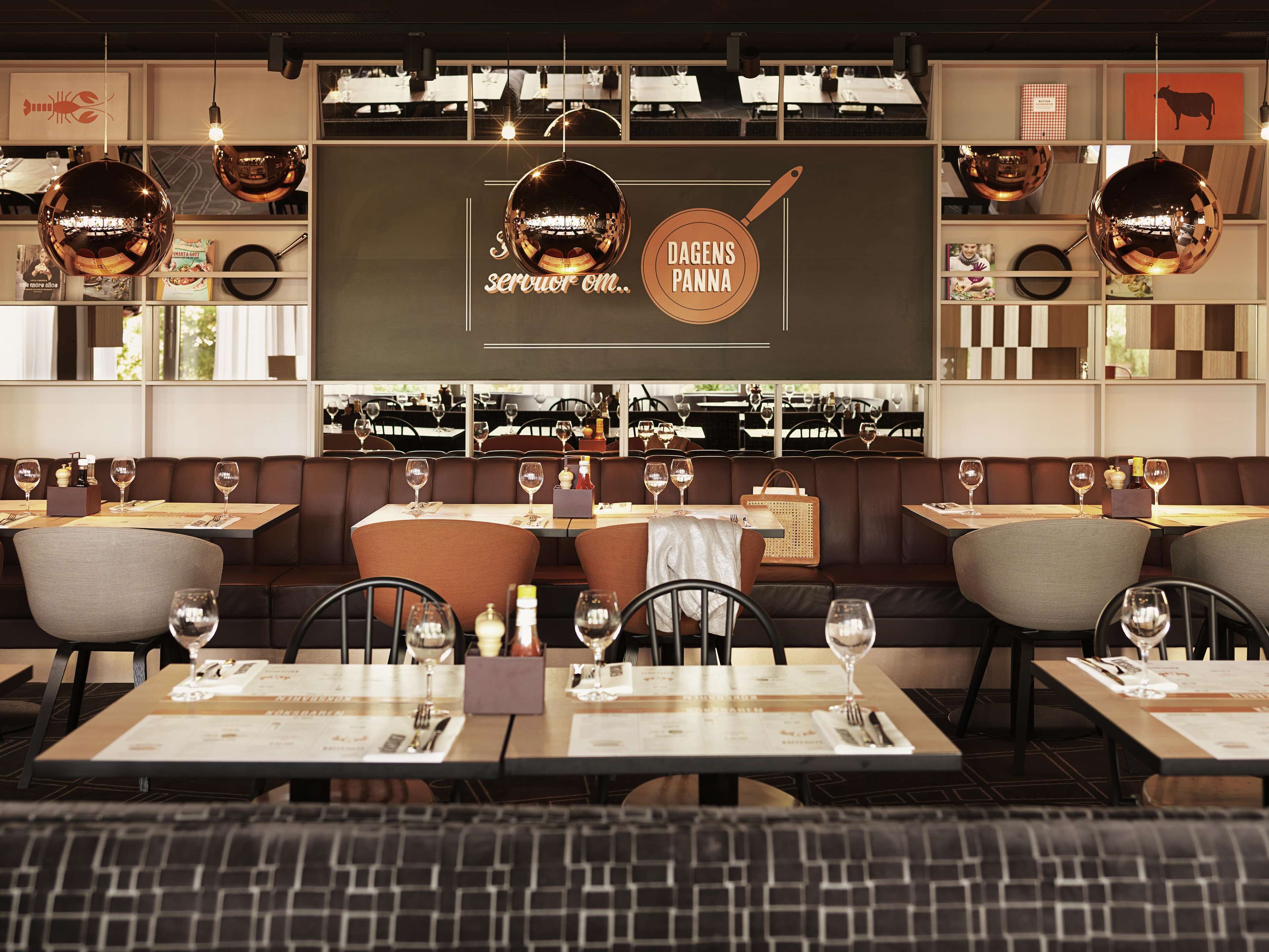 Breakfast and dinner served, international cuisine