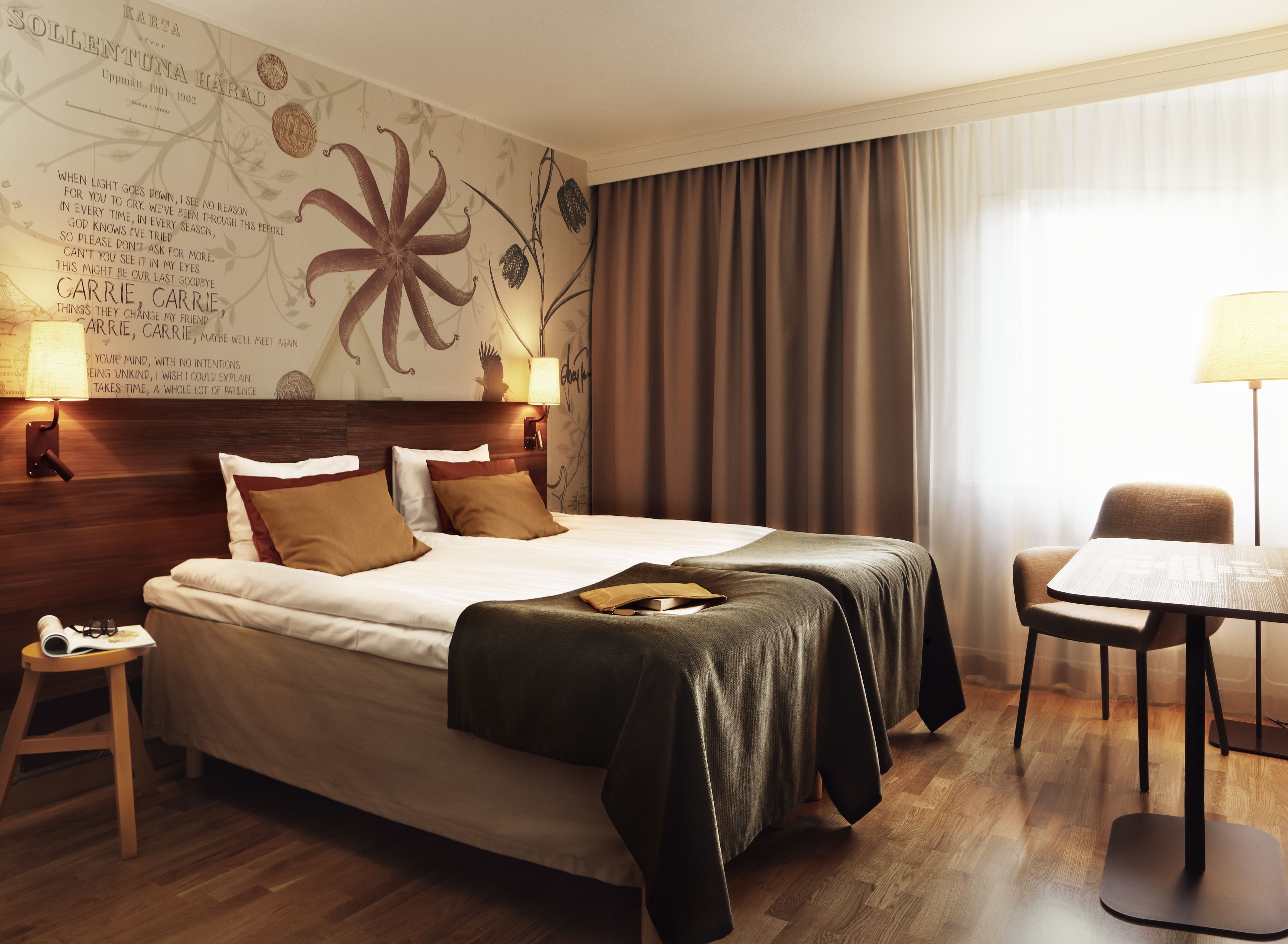 Desk, free WiFi, bed sheets