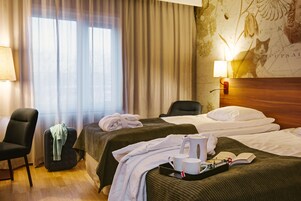 Blackout drapes, iron/ironing board, free WiFi, bed sheets