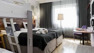 Family Room | Desk, iron/ironing board, free WiFi, bed sheets