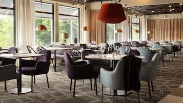 Frokost, lunsj og middag serveres